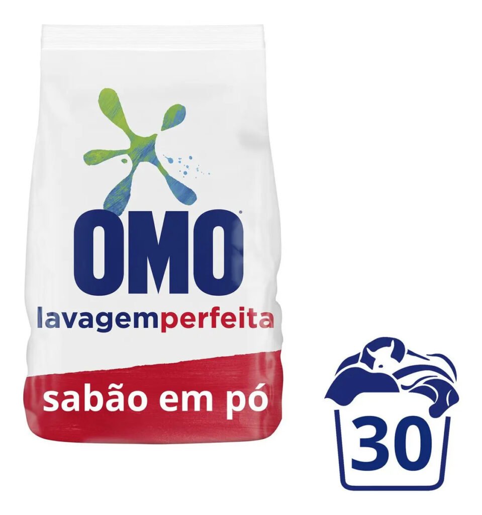 Detalhe da dosagem do sabão em pó concentrado Omo Ativo