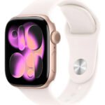 Apple Watch Series 11 GPS – Caixa cor de ouro rosa de alumínio – 42 mm – Pulseira esportiva blush-clara – P/M