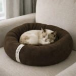 Cama De Gato Caminha Nuvem Ninho Pet Soft Redonda 50x50cm Cor Tabaco