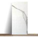 Kit 32 Placas Mármore 0,60×0,30 Auto Colante Vinílico Laváve Cor Branco 01
