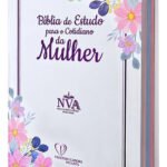 Bíblia De Estudo Para O Cotidiano Da Mulher, De Nva. Editora Cpp, Capa Dura, Nova Versão Almeida Atualizada (nvaa)