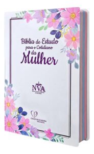 Bíblia De Estudo Para O Cotidiano Da Mulher, De Nva. Editora Cpp, Capa Dura, Nova Versão Almeida Atualizada (nvaa)