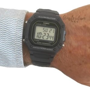 Relógio digital Casio W-218h Wr50 Ag 2 anos, malha azul, moldura azul, fundo cinza